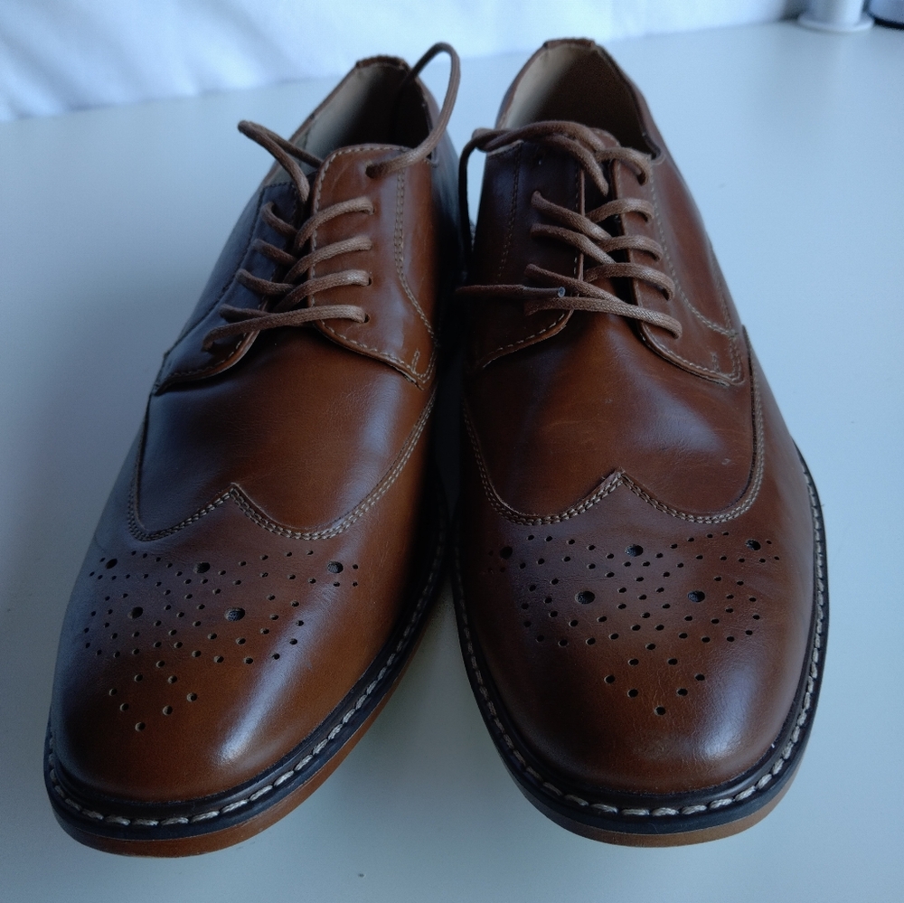 Shoes - Picture 3 of 7